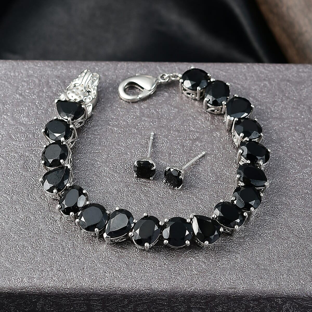 EverTrue 2 Piece Set Thai Black Spinel 59.50 ctw Panther Bracelet (8.0In) and Stud Earrings in Platinum Bond image number 1
