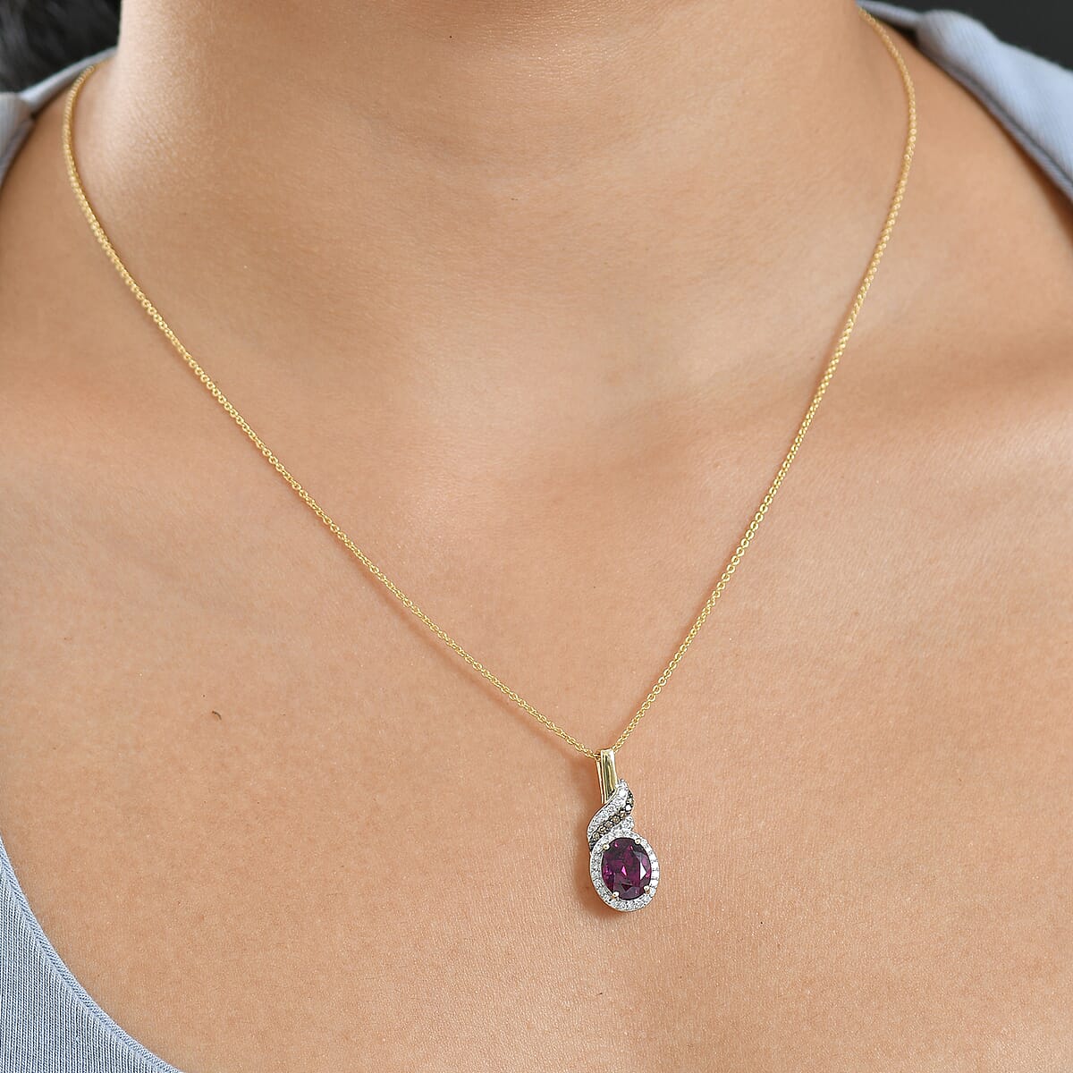 Doorbuster AAA Radiant Ember Garnet, Luxuriant Lab Grown Diamond E-F VS and Natural Champagne Diamond I2 2.50 ctw Flame Crown Pendant Necklace in 10K Yellow Gold 20 Inches image number 2