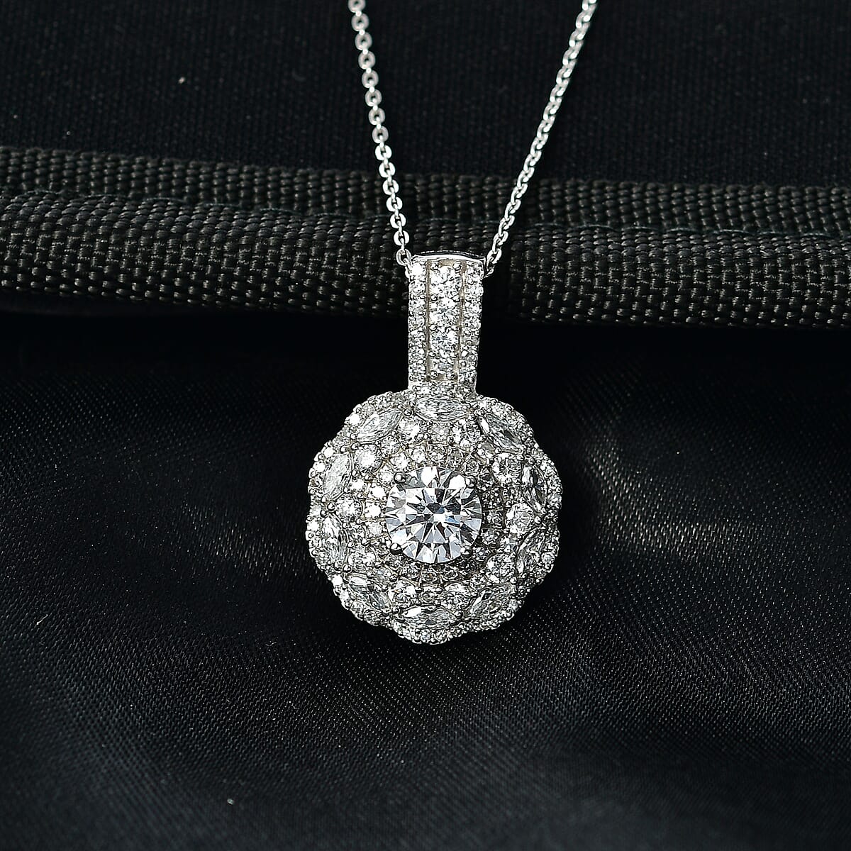 Luxuriant Lab Grown Diamond G-H SI 2.50 ctw Blossom Glow Pendant Necklace in Rhodium Over Sterling Silver 20 Inches image number 1