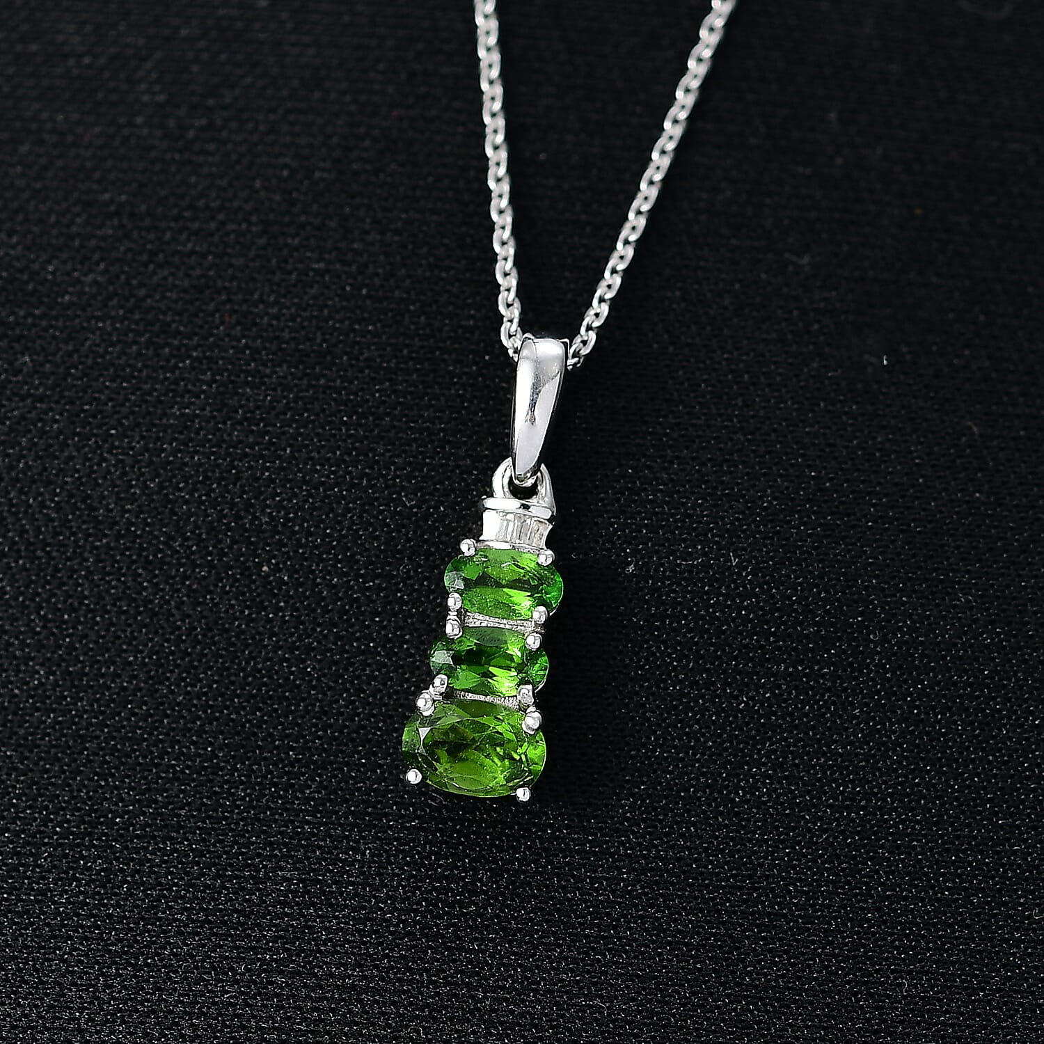 D'Joy Chrome Diopside, Diamond Oval Harmony Pendant Necklace in Rhodium Over Sterling Silver 1.00 ctw (20 Inches)
