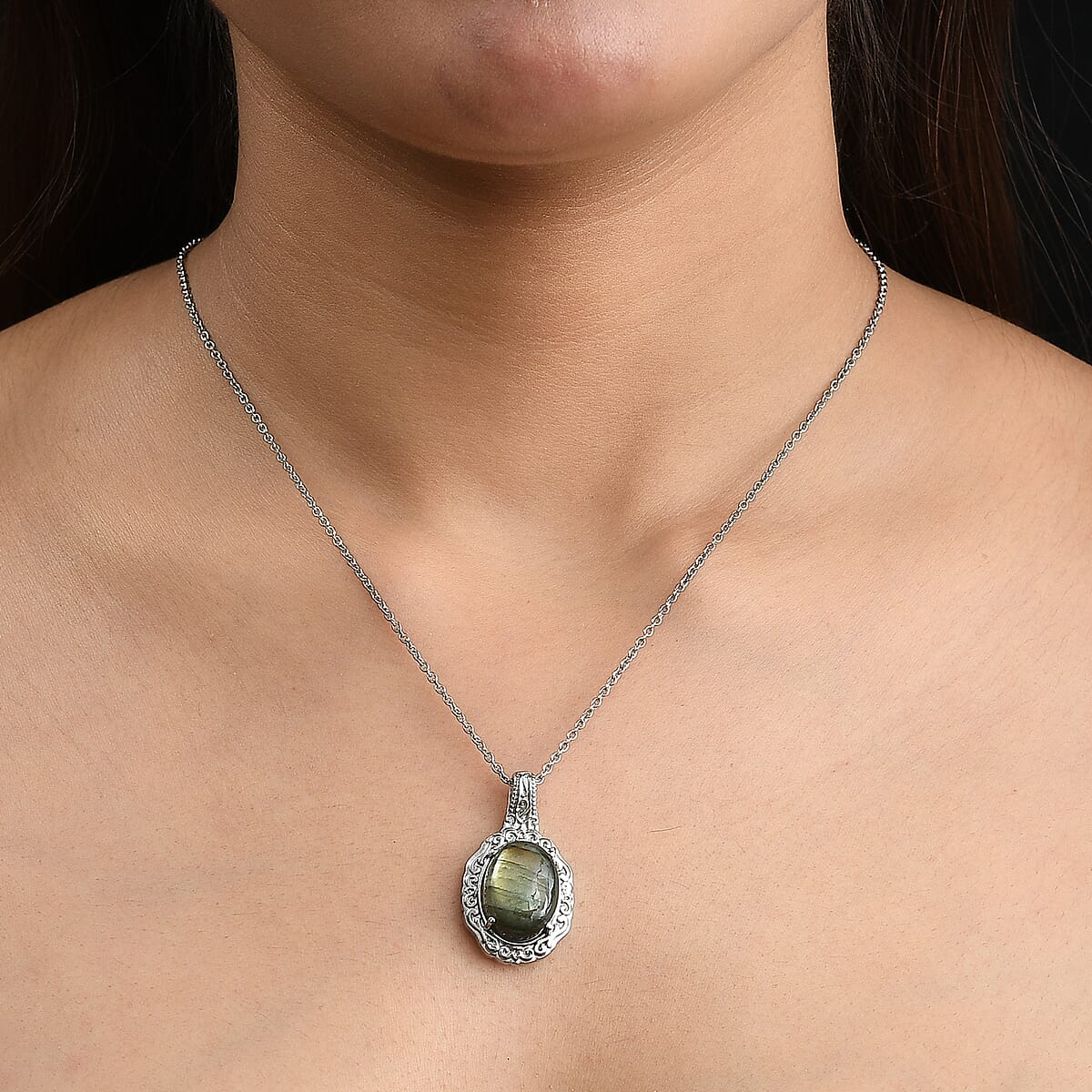 EverTrue Malagasy Labradorite Pendant Necklace (20 Inches) in Stainless Steel 10.30 ctw image number 2