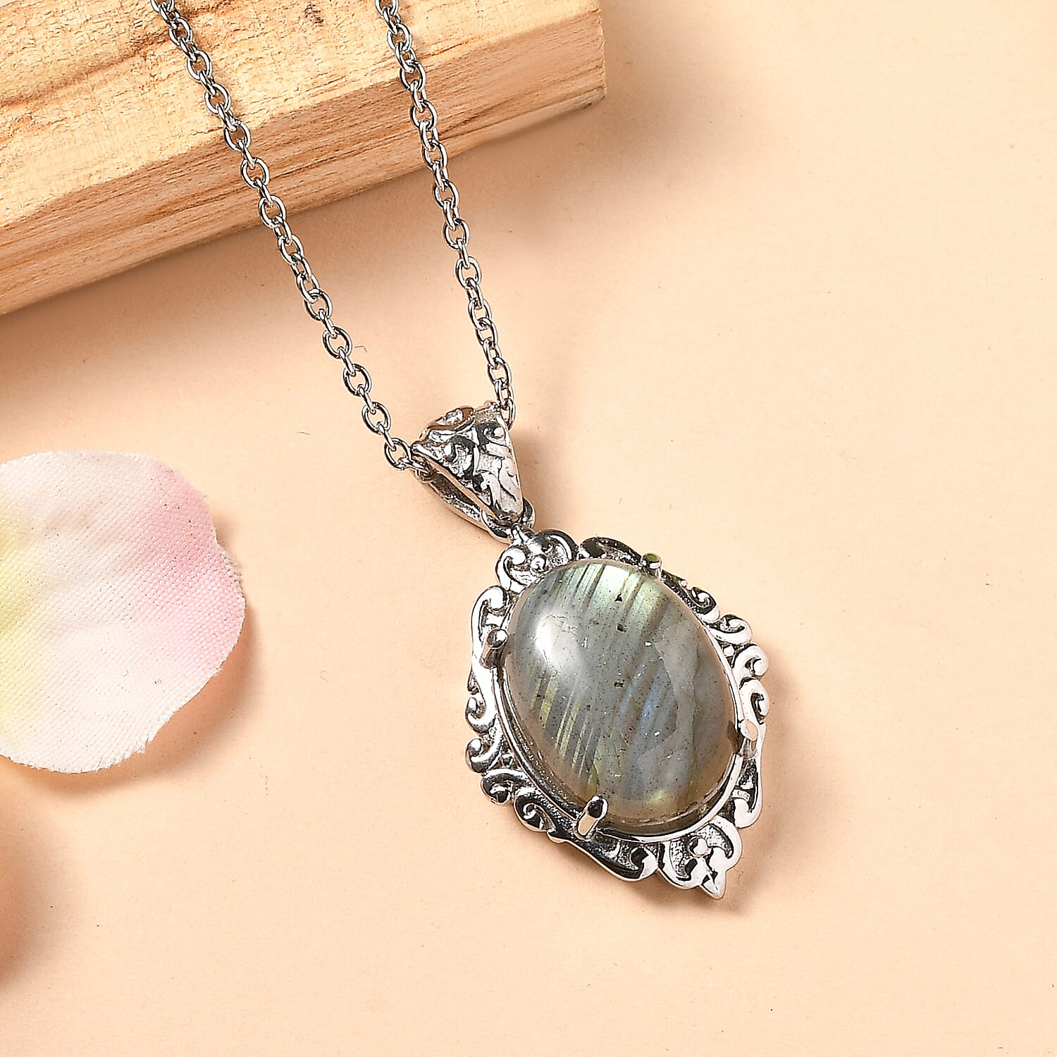 EverTrue Malagasy Labradorite 10.50 ctw Pendant Necklace in Stainless Steel 20 Inches