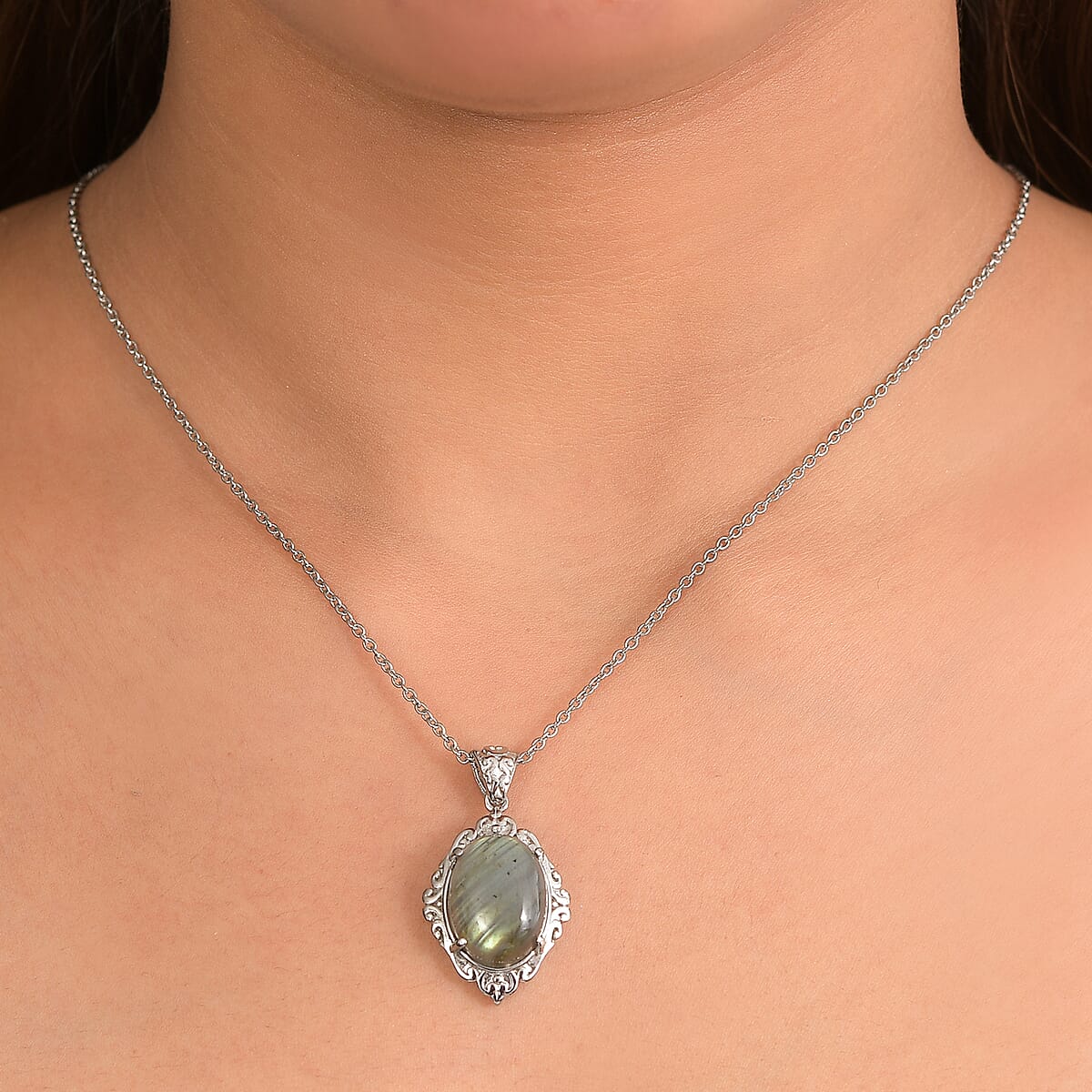 EverTrue Malagasy Labradorite 10.50 ctw Pendant Necklace in Stainless Steel 20 Inches  image number 2