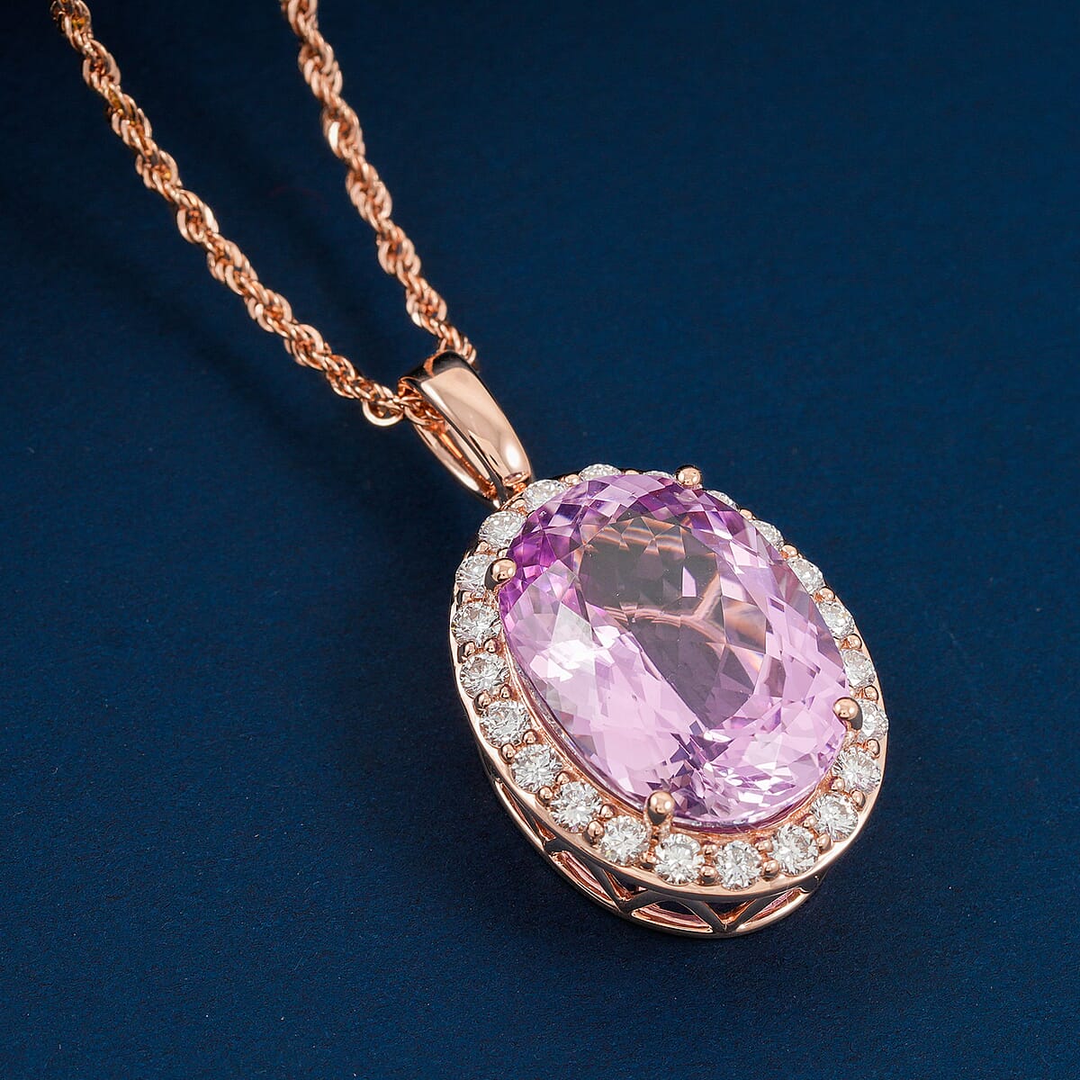 Certified & Appraised AAA Martha Rocha Kunzite and Luxuriant Lab Grown Diamond E-F VS 14.00 ctw Pendant Necklace in 10K Rose Gold 5.55 Grams 18 Inches image number 1