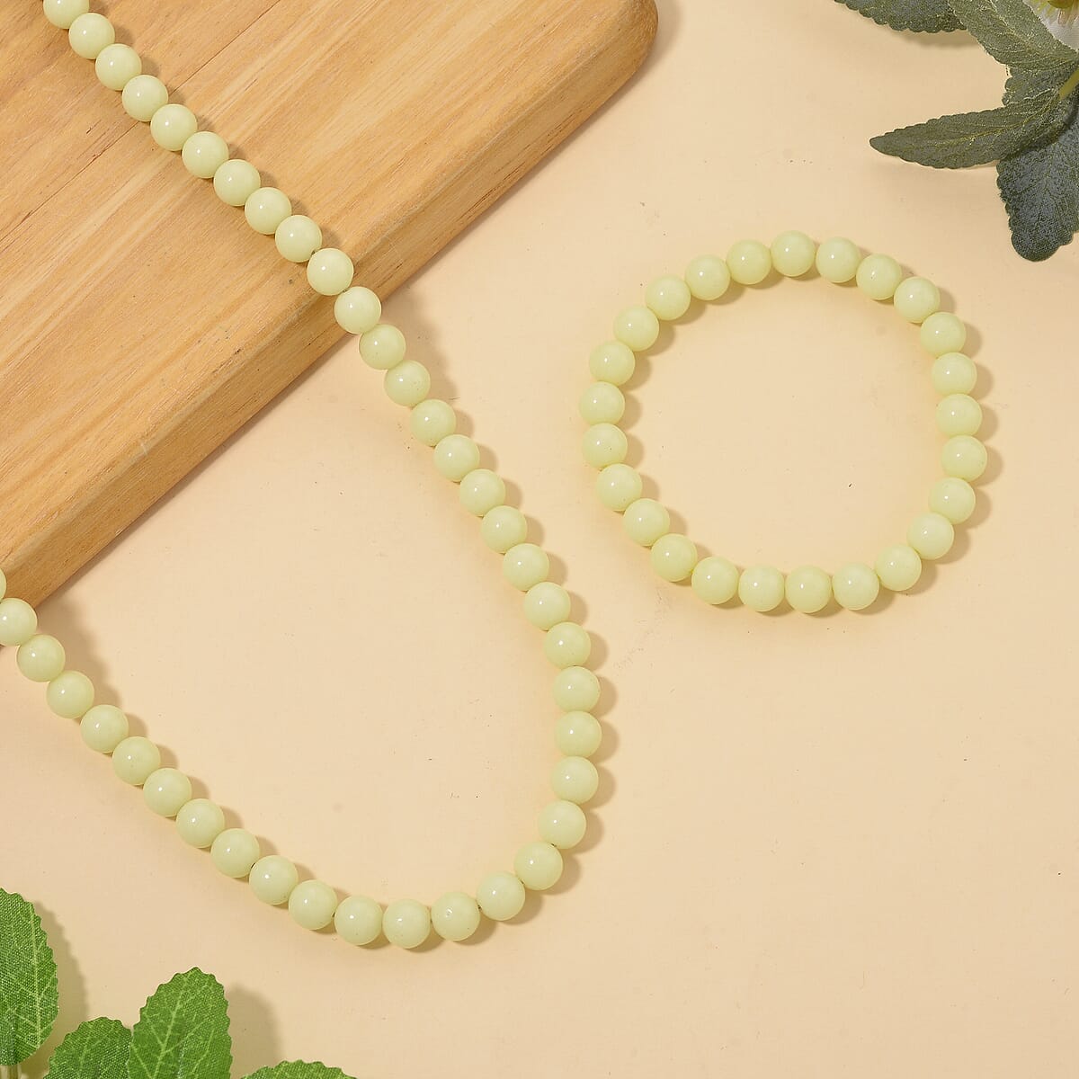 2 Piece Set Yellow Luminous Glowing in Dark Beaded 210.00 ctw Stretch Bracelet (6.5-7In) and Necklace 18-20 Inches in Stainless Steel  image number 1