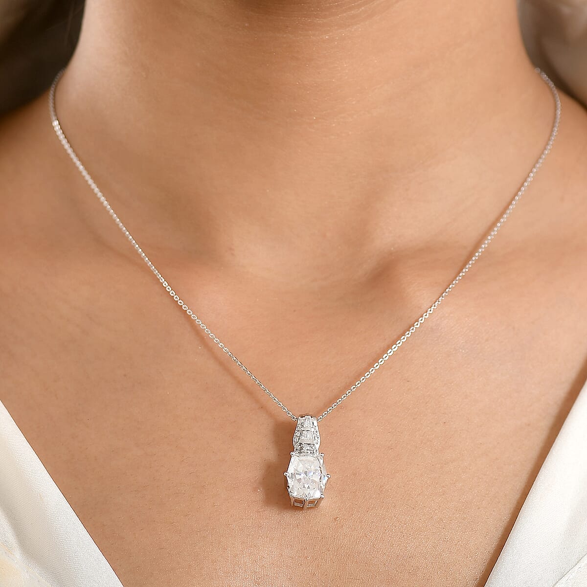 D'Joy Moissanite 4.60 ctw Pendant Necklace in Rhodium Over Sterling Silver 20 Inches  image number 1