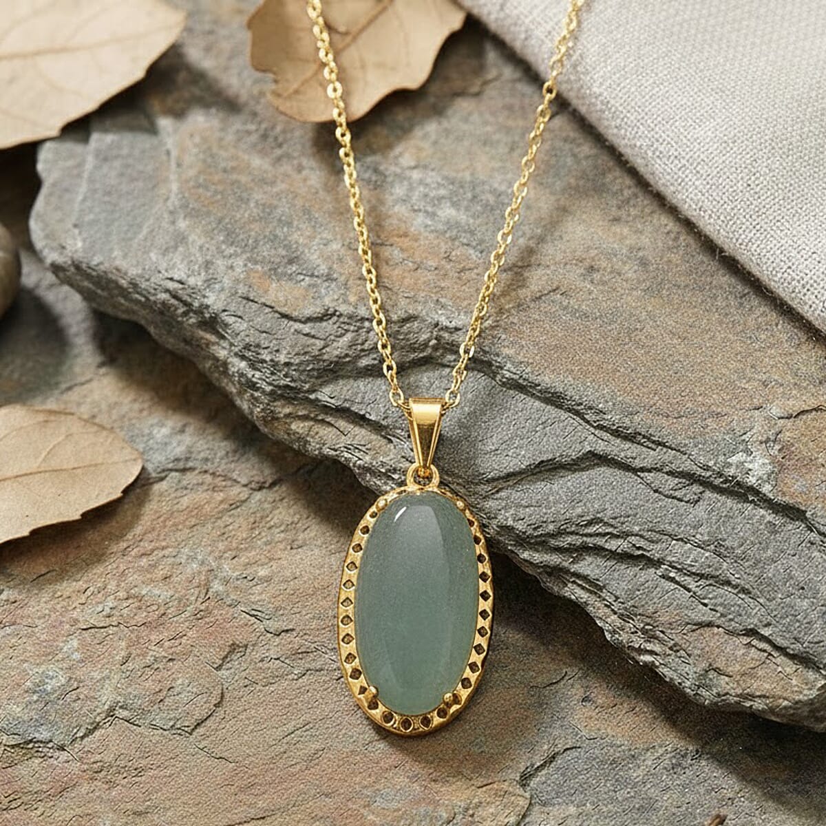 Green Aventurine Pendant Necklace (20 Inches) in Goldtone 25.00 ctw image number 1