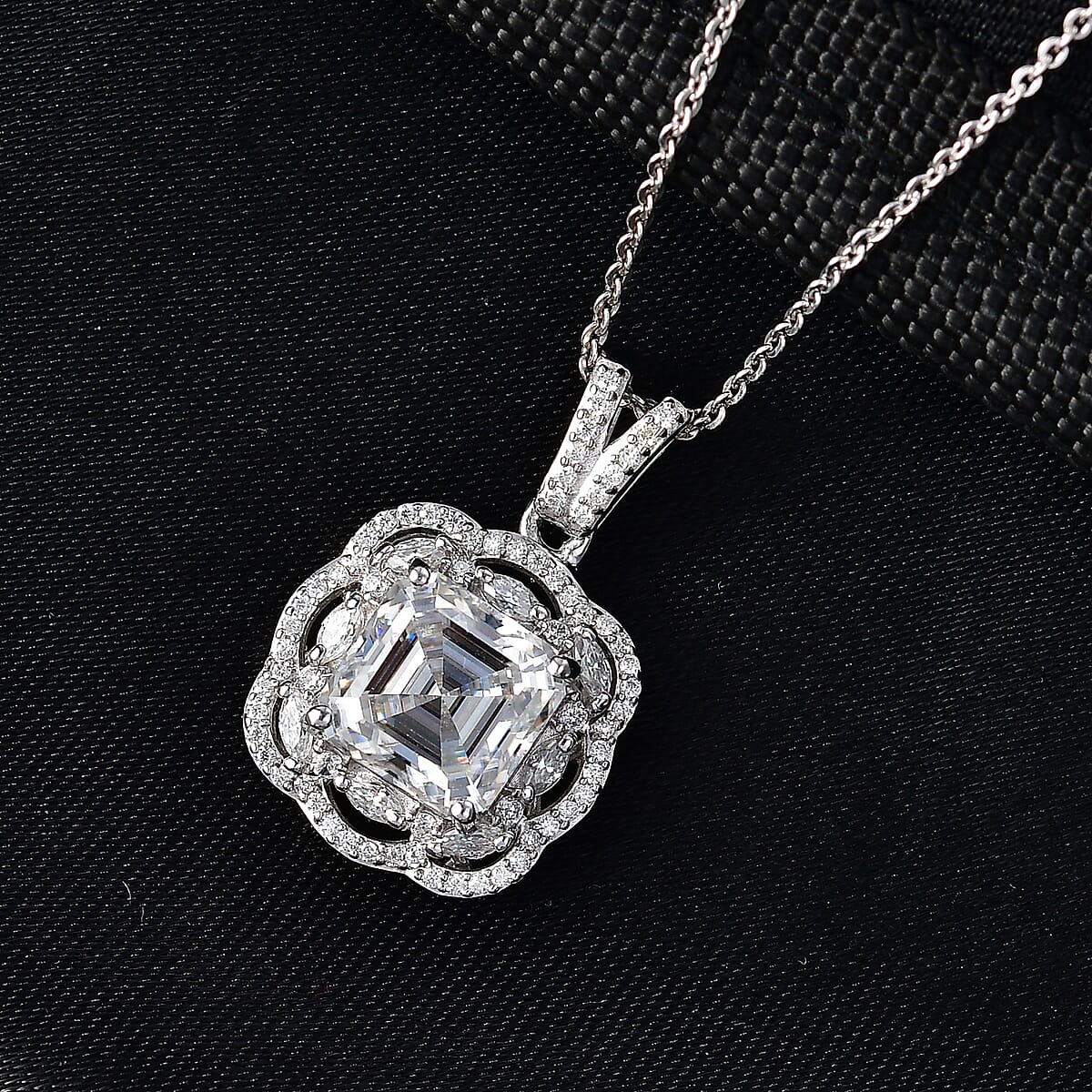 D'Joy Moissanite 3.25 ctw Crown Spark Pendant Necklace in Rhodium Over Sterling Silver 20 Inches image number 1