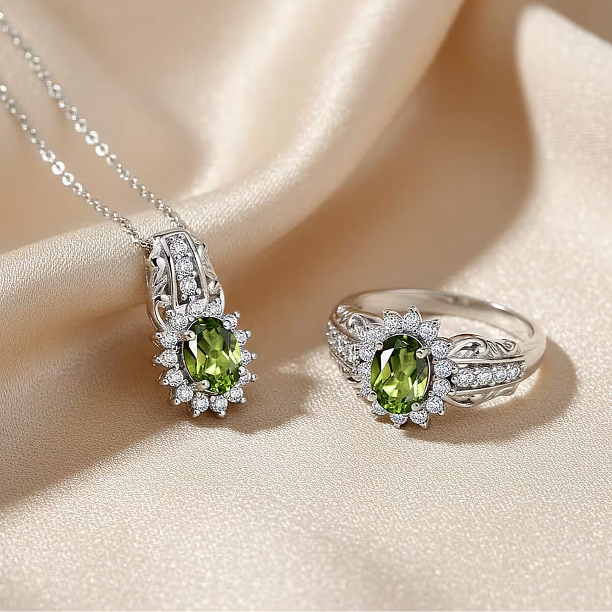 D'Joy Hebei Peridot and White Zircon 2.75 ctw Ring (Size 5.0), and Pendant Necklace 20 Inches in Rhodium Over Sterling Silver (Del. In 10-12 Days) image number 4