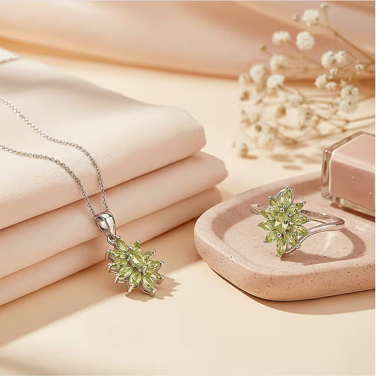 D'Joy Hebei Peridot 2.00 ctw Ring (Size 5.0), and Pendant Necklace 20 Inches in Rhodium Over Sterling Silver (Del. In 10-12 Days) image number 4