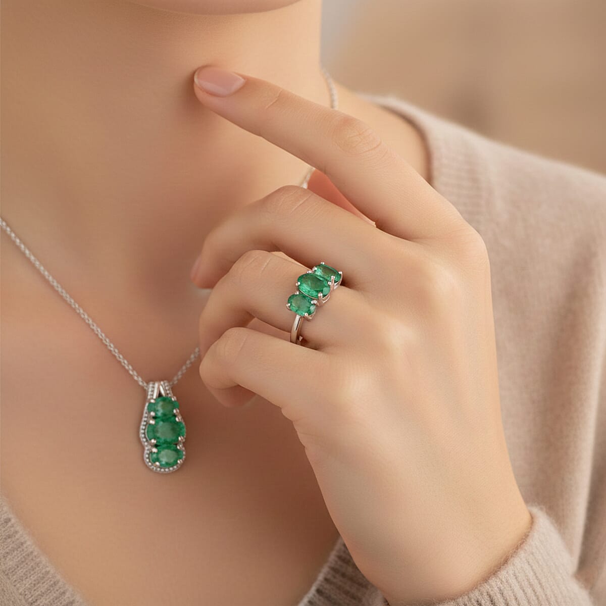 D'Joy Socoto Emerald 2.70 ctw Ring (Size 6.0) and Pendant Necklace 20 Inches in Rhodium Over Sterling Silver image number 2