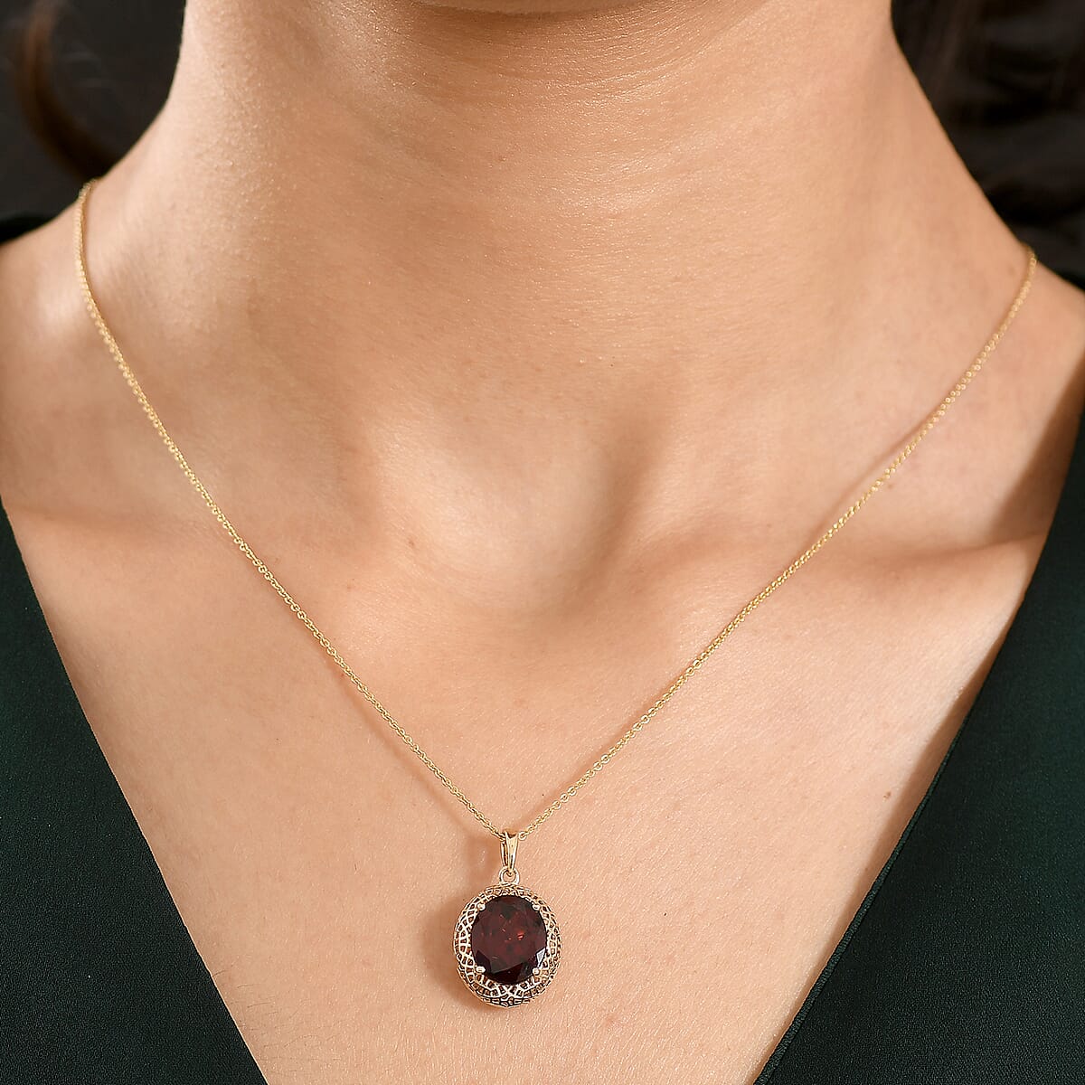Mirage Collection Premium Mozambique Garnet 5.50 ctw Vintage Royal Heirloom Pendant Necklace in 10K Yellow Gold 20 Inches image number 2