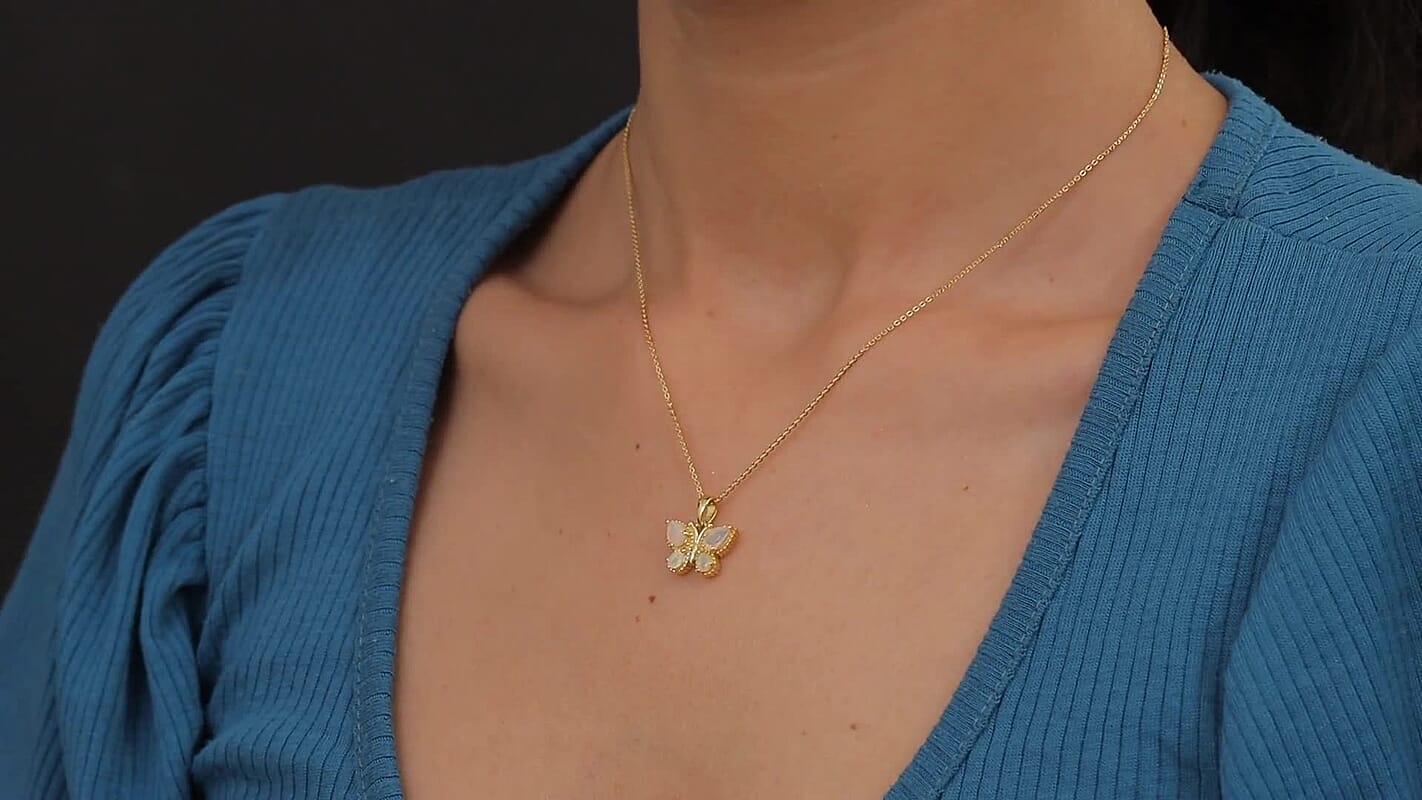D''Joy Premium Ethiopian Welo Opal Pendant Necklace (20 Inches) in 14K YG Over Sterling Silver 0.70 ctw