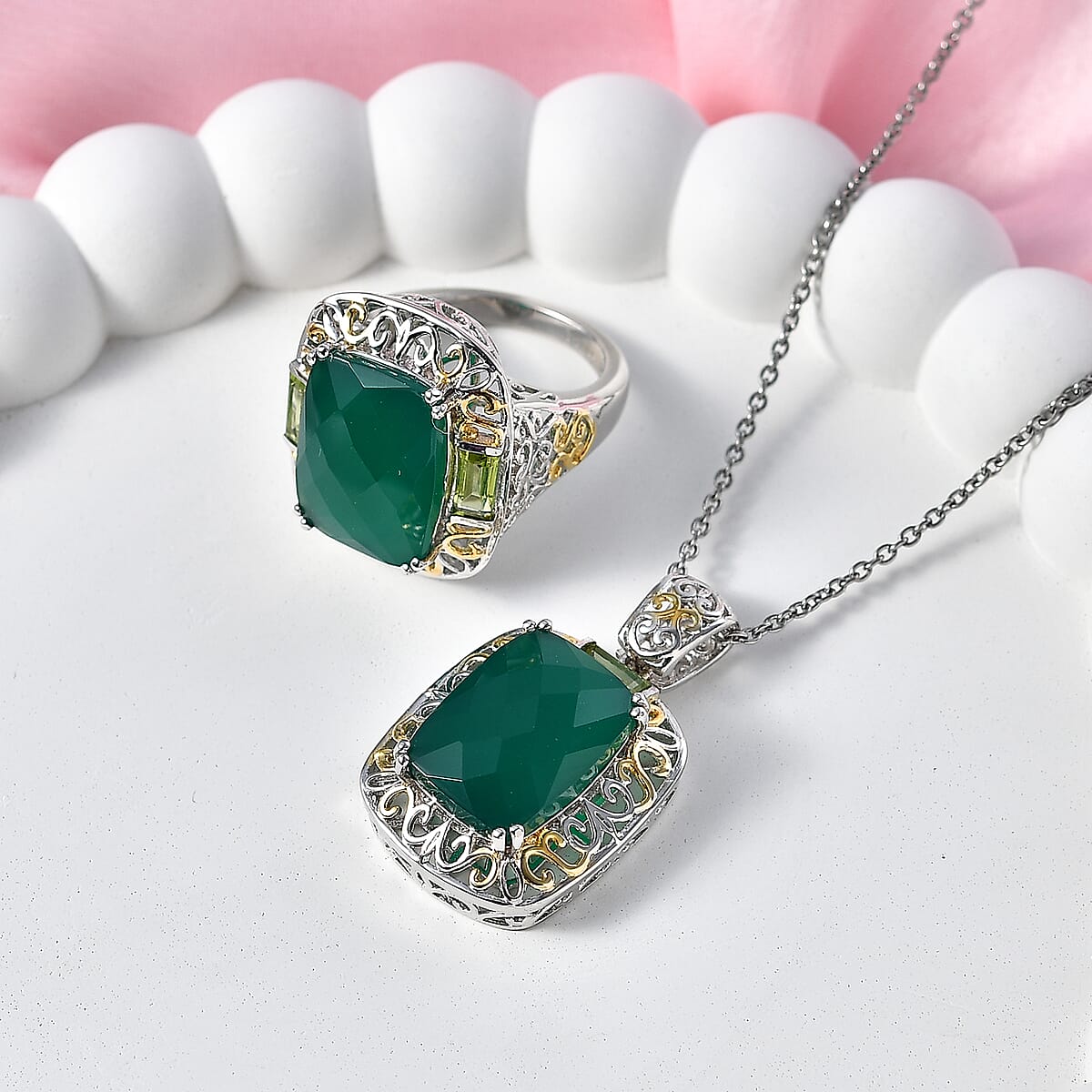 EverTrue Verde Onyx and Hebei Peridot 22.90 ctw Ring (Size 7) and Pendant in 18K YG Plated and Platinum Bond with Stainless Steel Necklace 20 Inches image number 1