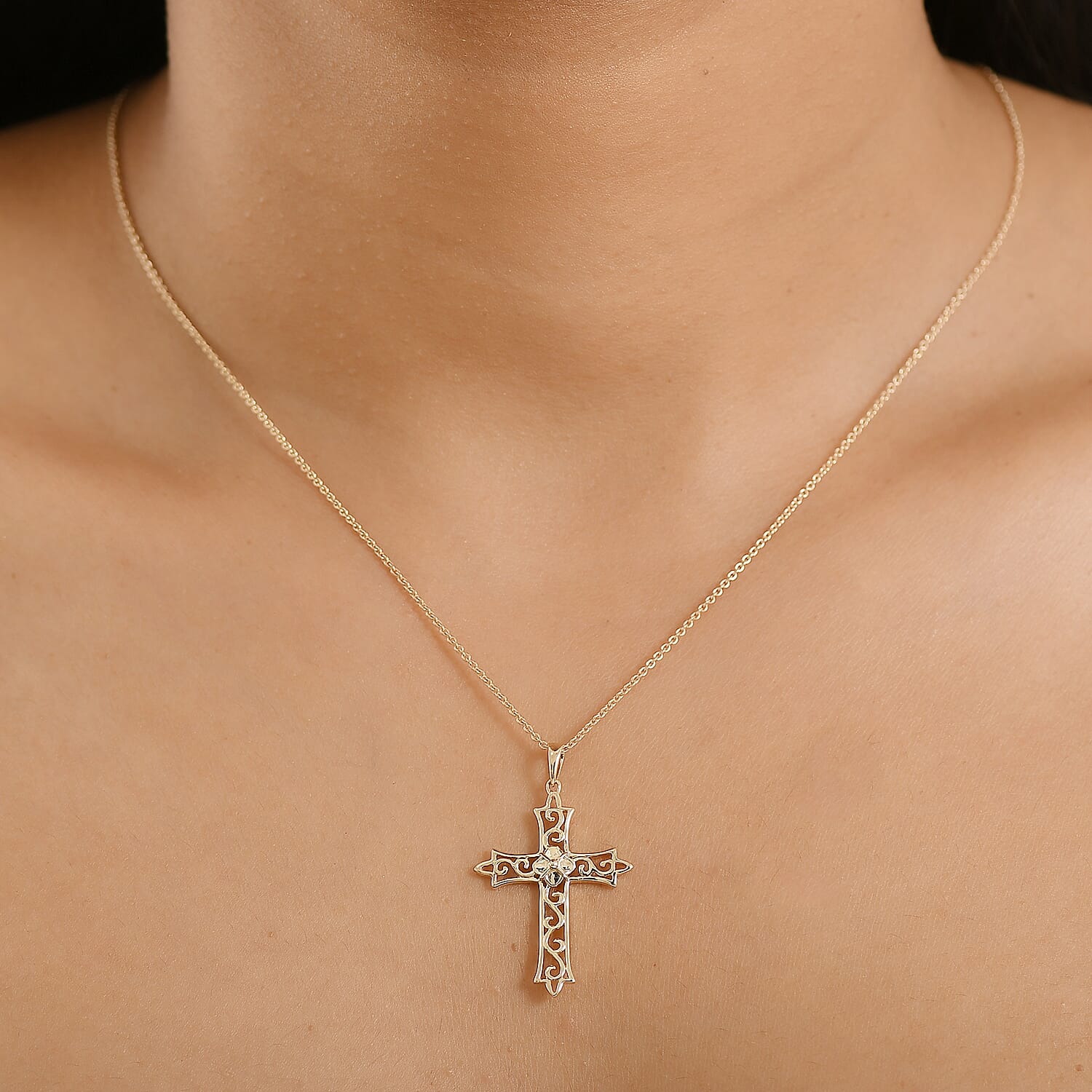 Cross Pendant Necklace in 10K Yellow Gold 3.15 Grams 20 Inches