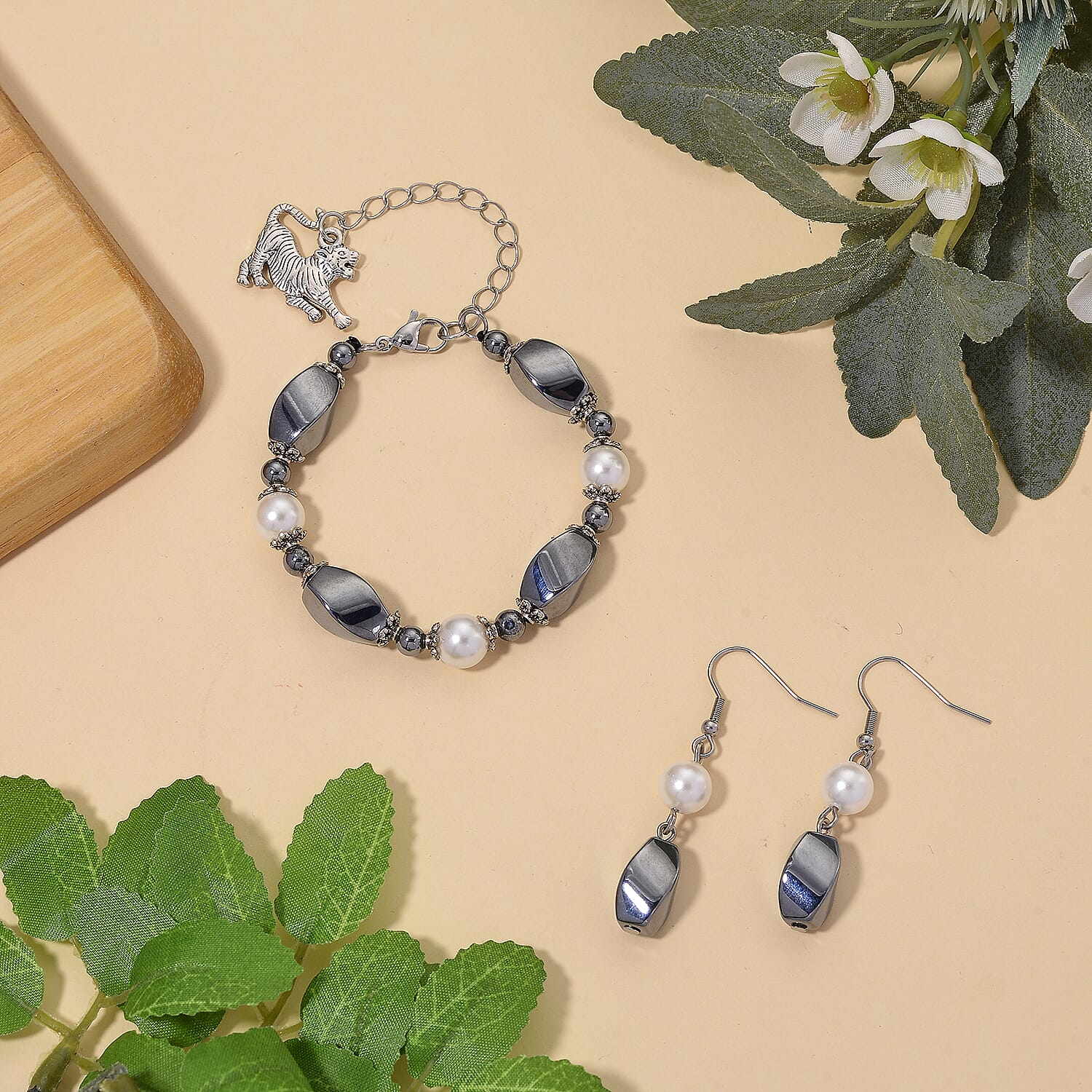 Terahertz 40.00 ctw and White Shell Pearl Bracelet with Tiger Charm (6.5-8.5In) and Earrings in Silvertone and Stainless Steel