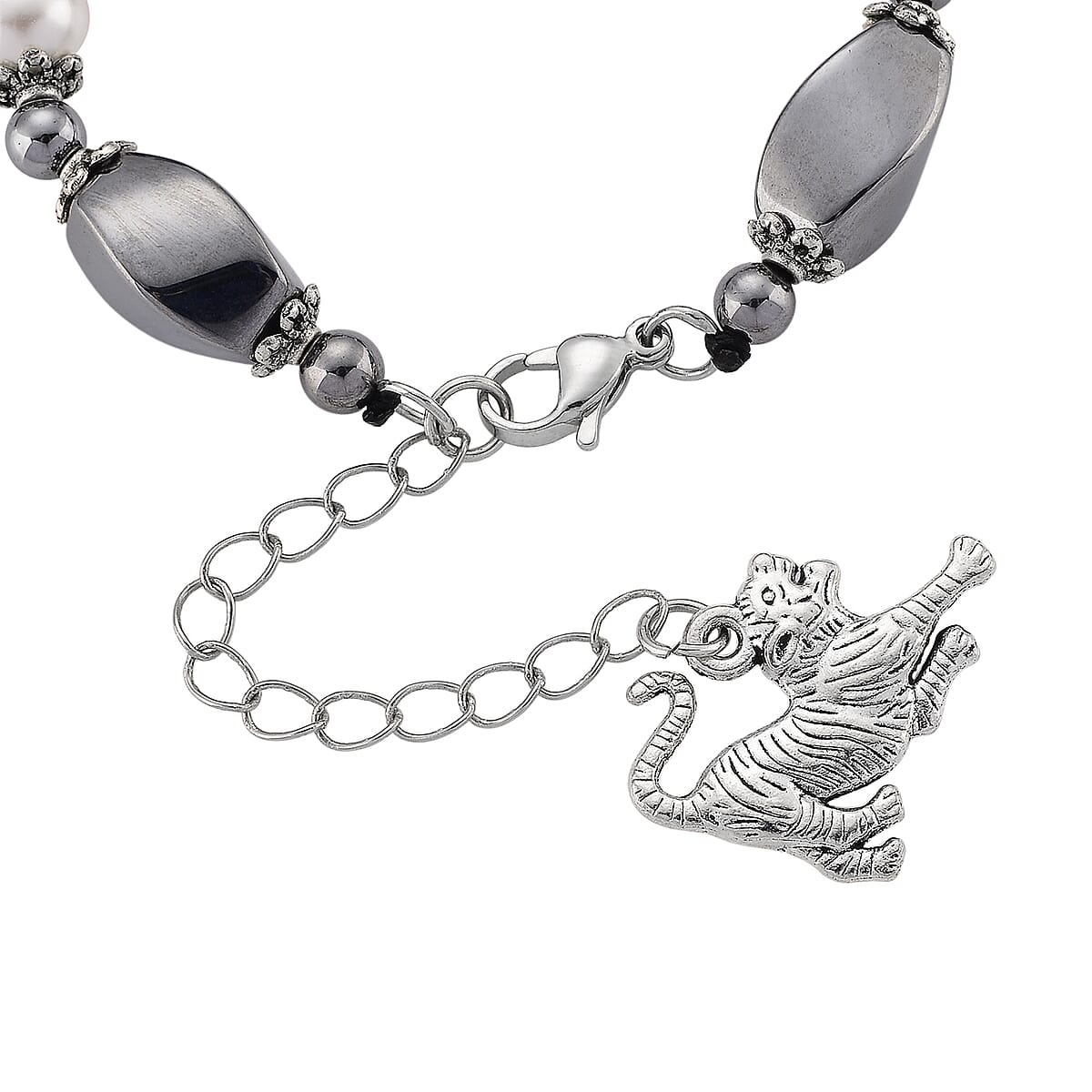 Terahertz 40.00 ctw and White Shell Pearl Beaded Bracelet with Charm (6.5-8.5In) and Earrings in Silvertone and Stainless Steel image number 4