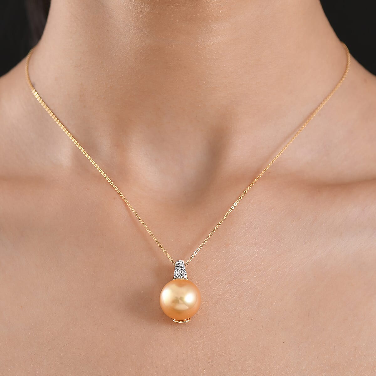 Premium South Sea Golden Cultured Pearl and Luxuriant Lab Grown Diamond G-H SI 0.10 ctw Pendant Necklace in 18K Vermeil Yellow Gold Over Sterling Silver 20 Inches  image number 2