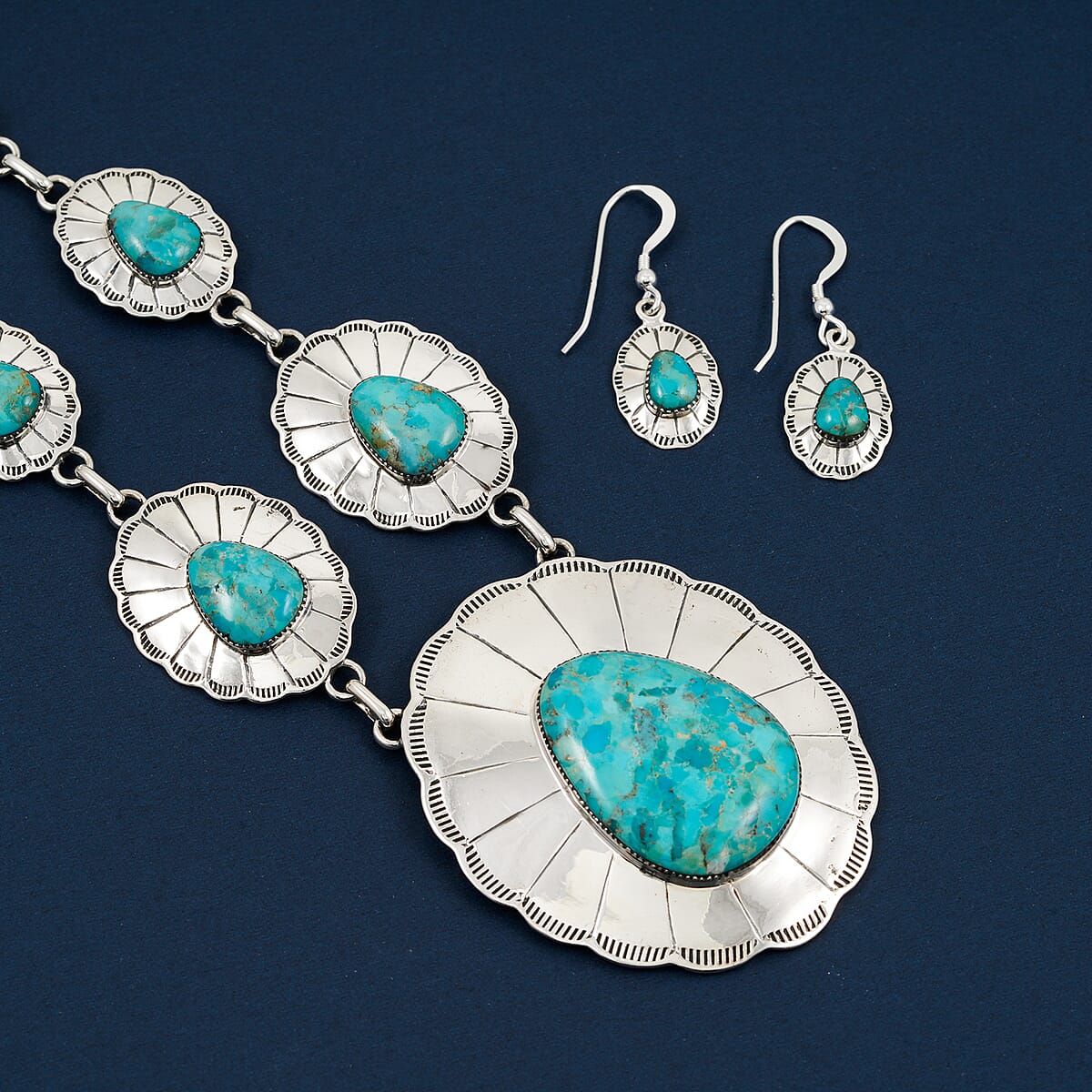Santa Fe Style Kingman Turquoise 60.00 ctw Necklace (20 Inches) and Earrings in Sterling Silver image number 1