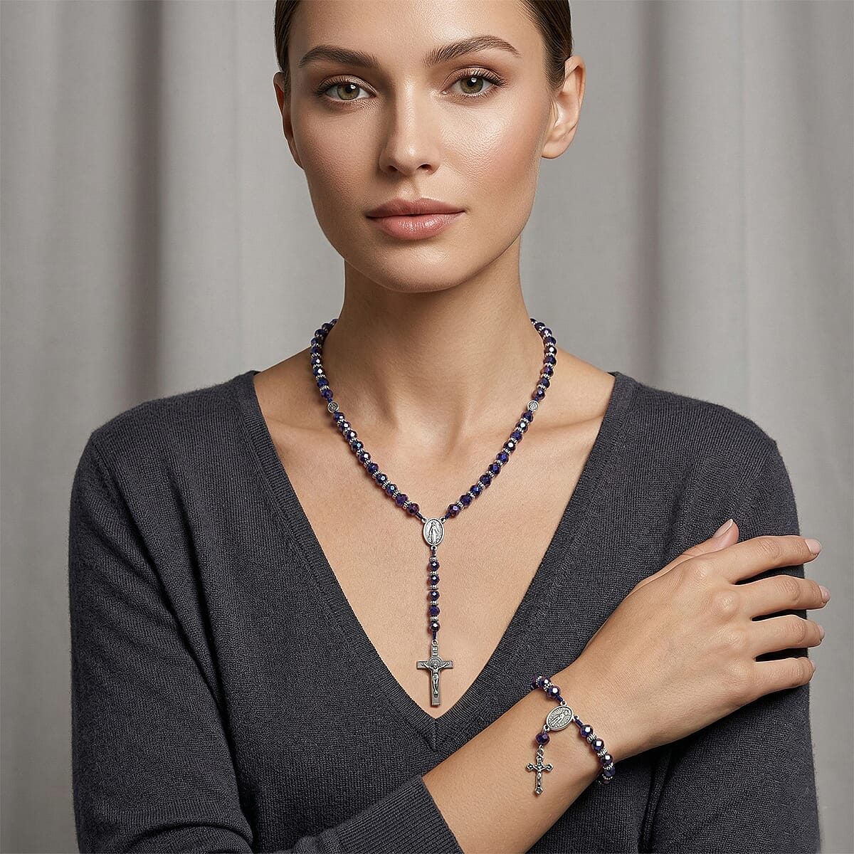 Sapphire Blue Glass Beaded Necklace (28 Inches) and Bracelet (7.5-9.5In) in Silvertone image number 2