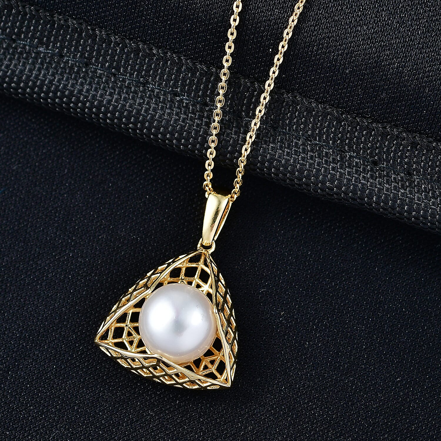 D'Joy Passport to Turkey Premium Freshwater Pearl Pendant Necklace in 18K Vermeil Yellow Gold Over Sterling Silver 20 Inches 