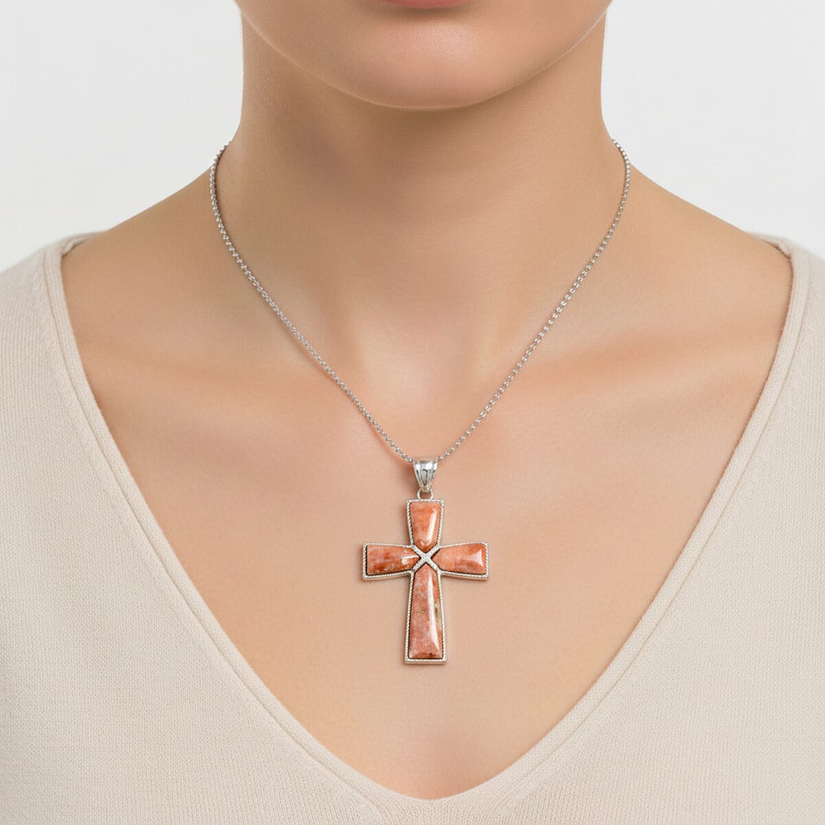 Chili Jasper Cross Pendant in Silvertone with Stainless Steel Necklace (20 Inches) 19.00 ctw image number 2