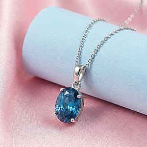 Luxuriant Lab Grown Blue Diamond (VS) (IR) 2.00 ctw Solitaire Pendant Necklace in Rhodium Over Sterling Silver 18-20 Inches