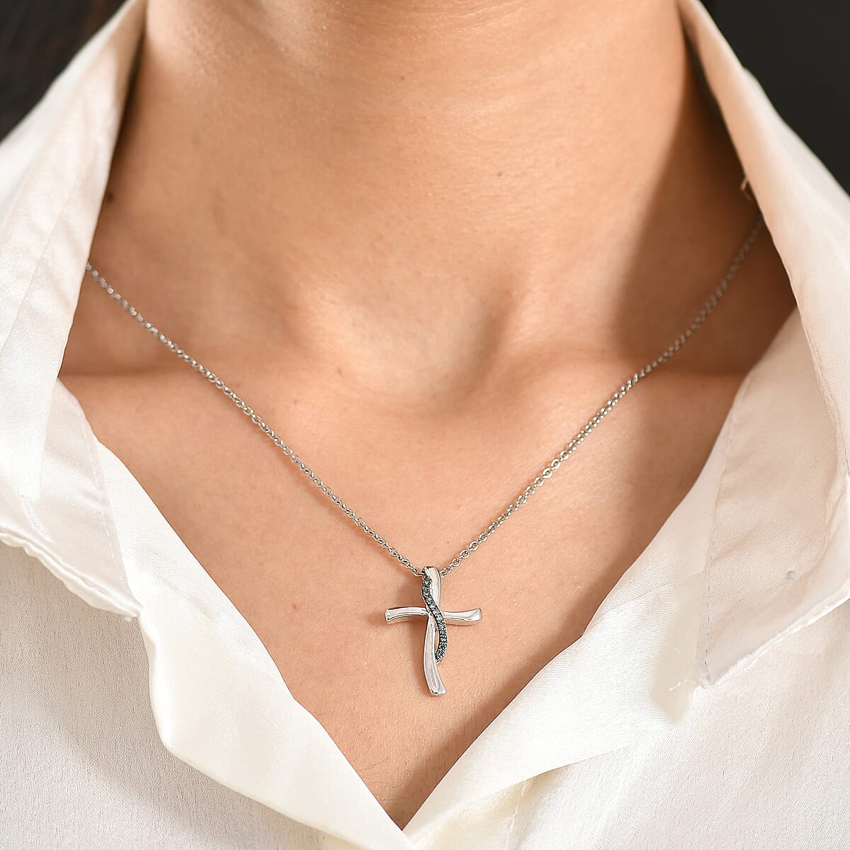 EverTrue Lab Grown Green Diamond (IR) (SI) 0.10 ctw Green Promise Cross Pendant in Platinum Bond with Stainless Steel Necklace 20 Inches image number 2