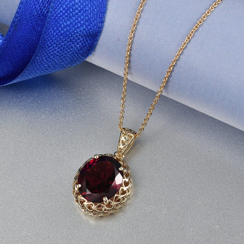 Mirage Collection AAA Orissa Rhodolite Garnet 5.80 ctw Golden Heart Vine Pendant Necklace in 10K Yellow Gold (20 Inches)