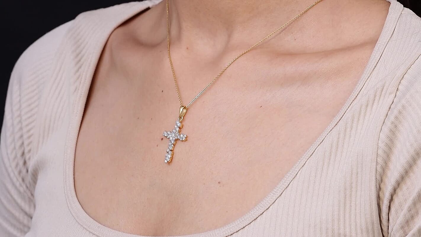 Luxuriant Lab Grown Diamond (G-H, SI) Spark Cross Pendant Necklace