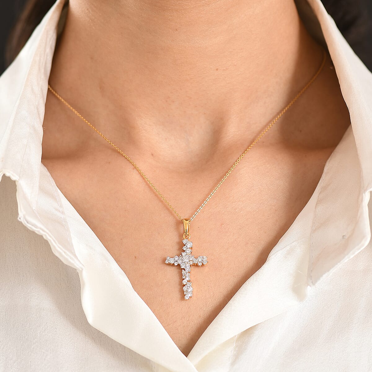 Luxuriant Lab Grown Diamond G-H SI 1.00 ctw Eternal Light Cross Pendant Necklace in 18K Vermeil Yellow Gold Over Sterling Silver 20 Inches  image number 2
