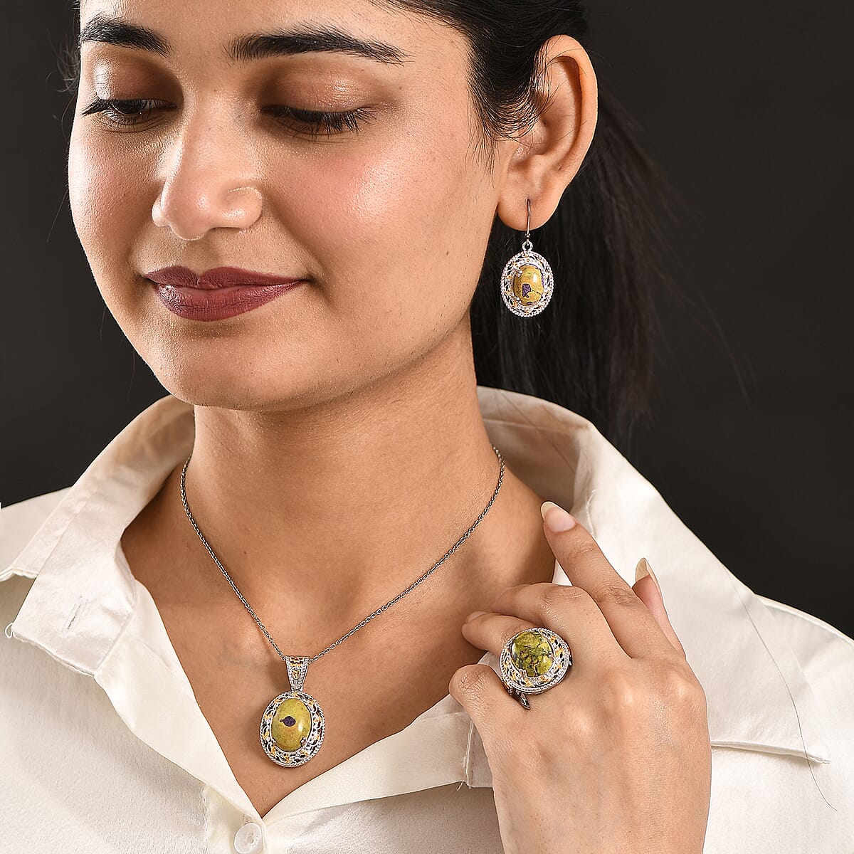 EverTrue Tasmanian Stichtite 32.00 ctw Earthstone Vintage Vine Set of Earrings, Ring (Size 6.0) and Pendant in 18K YG Plated and Platinum Bond with Stainless Steel Necklace 20 Inches image number 2