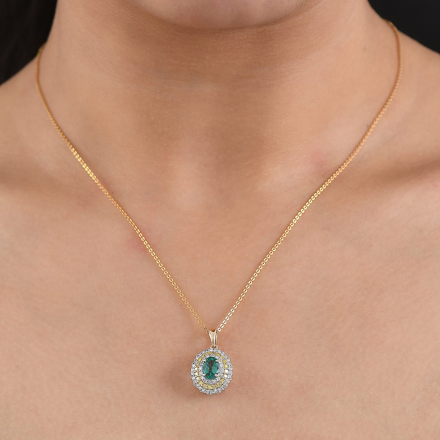 Certified & Appraised AAA Gemfields Zambian Emerald and Luxuriant Lab Grown Yellow and White Diamond SI 1.50 ctw Pendant Necklace in 10K Yellow Gold (20 Inches)