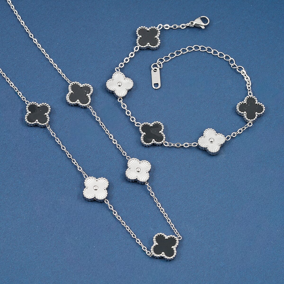 2 Piece Set - Black Onyx 18.00 ctw Clover Bracelet (7.00- 9.00In) and Necklace 16-18 Inches in Stainless Steel image number 1