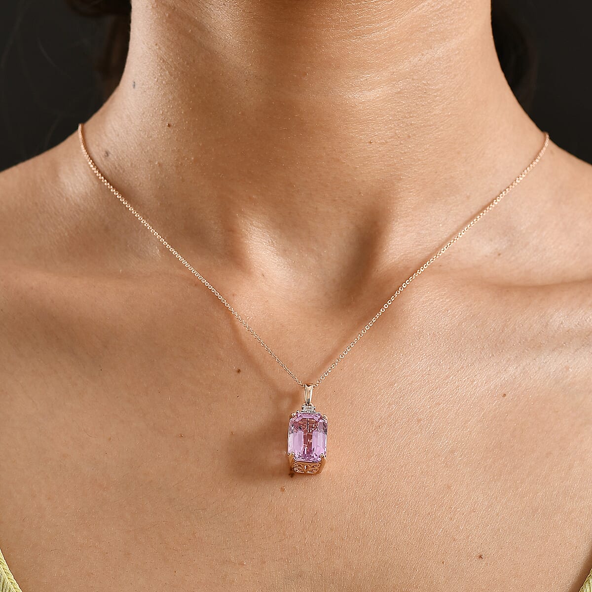 Premium Patroke Kunzite and Luxuriant Lab Grown Diamond E-F VS 9.50 ctw Pendant Necklace in 10K Rose Gold 20 Inches image number 2