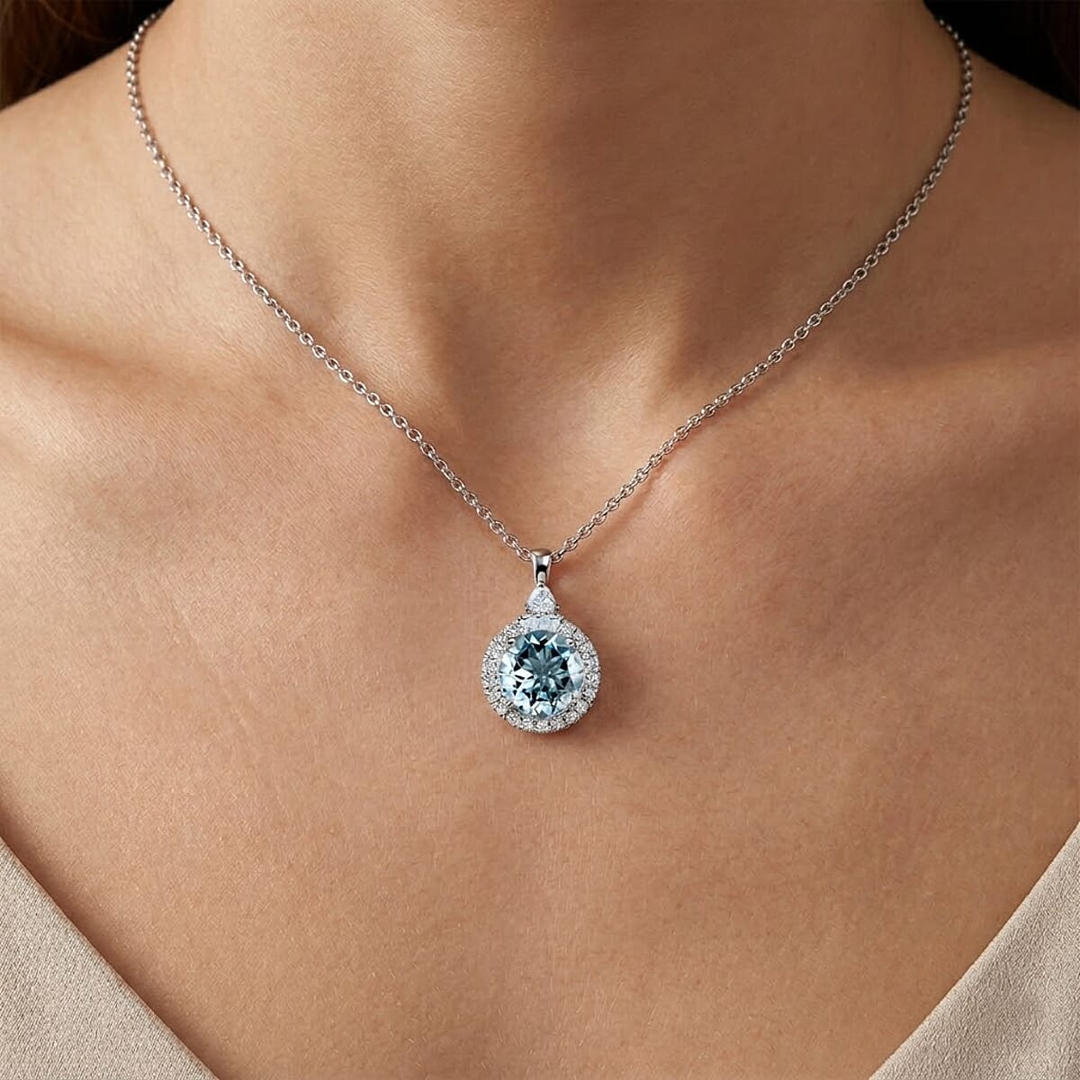 Certified & Appraised Luxuriant 10K White Gold AAA Mangoro Aquamarine, Lab Grown Diamond (GH, SI) Pendant Necklace (20 Inch) 2.87 ctw image number 2