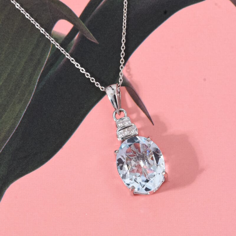 Luxoro Premium Mangoro Aquamarine and Diamond G-H I2 3.30 ctw Classic Calm Pendant Necklace in 10K White Gold (20 Inches)