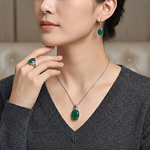 EverTrue Verde Onyx, Chrome Diopside Earrings, Ring (Size 7.0) and Pendant in 18K YG Plated and Platinum Bond with Stainless Steel Necklace (20 Inches) 22.15 ctw