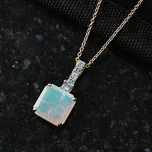 AAA Ethiopian Welo Opal and Luxuriant Lab Grown Diamond G-H SI 3.00 ctw Pendant Necklace in 10K Yellow Gold (20 Inches)