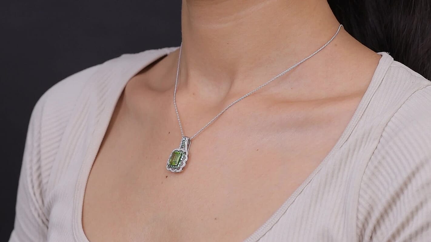 D''Joy Hebei Peridot, Multi Gemstone Pendant Necklace (20 Inches) in Rhodium Over Sterling Silver 3.30 ctw