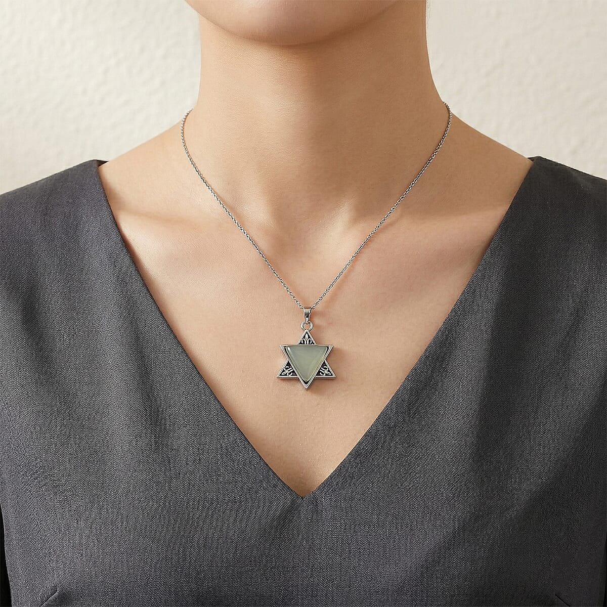 Green Aventurine 8.00 ctw Pendant in Silvertone with Stainless Steel Necklace 20 Inches image number 2