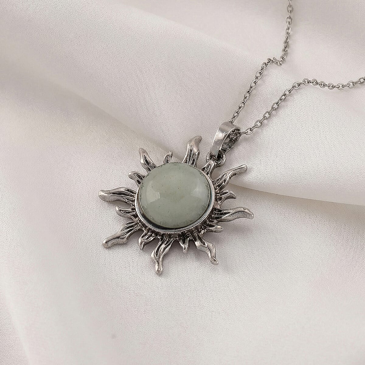 Green Aventurine 18.00 ctw Pendant in Silvertone with Stainless Steel Necklace 20 Inches image number 1