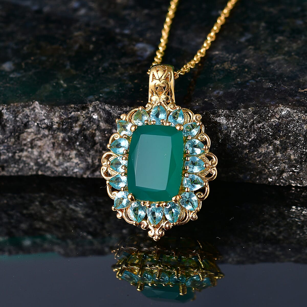 EverTrue Verde Onyx and Apatite 9.10 ctw Pendant in 18K YG Plated with ION Plated YG Stainless Steel Necklace 20 Inches image number 1