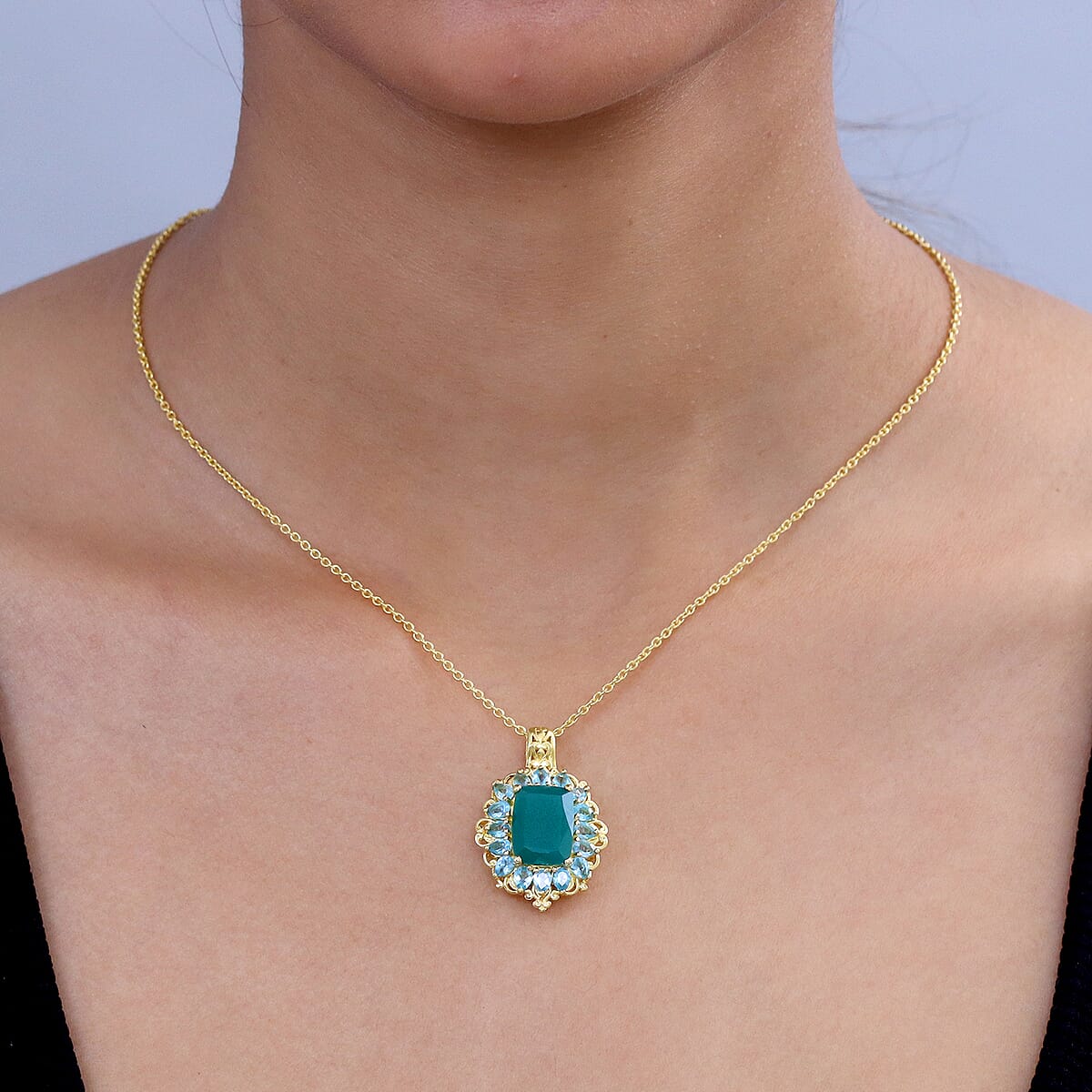EverTrue Verde Onyx and Apatite 9.10 ctw Pendant in 18K YG Plated with ION Plated YG Stainless Steel Necklace 20 Inches image number 2
