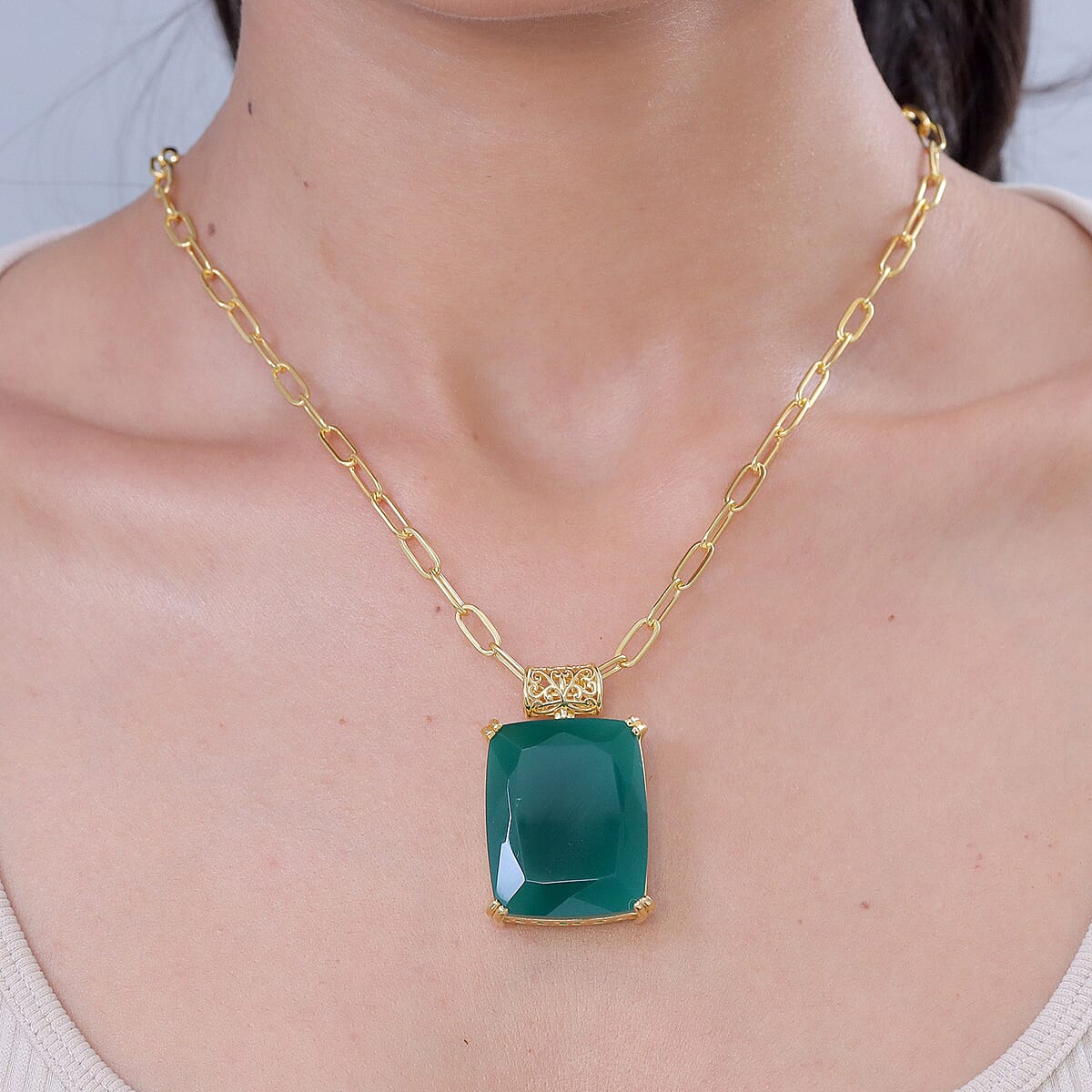 EverTrue Verde Onyx 52.25 ctw Pendant in 18K YG Plated with ION Plated YG Stainless Steel Necklace 20 Inches image number 2