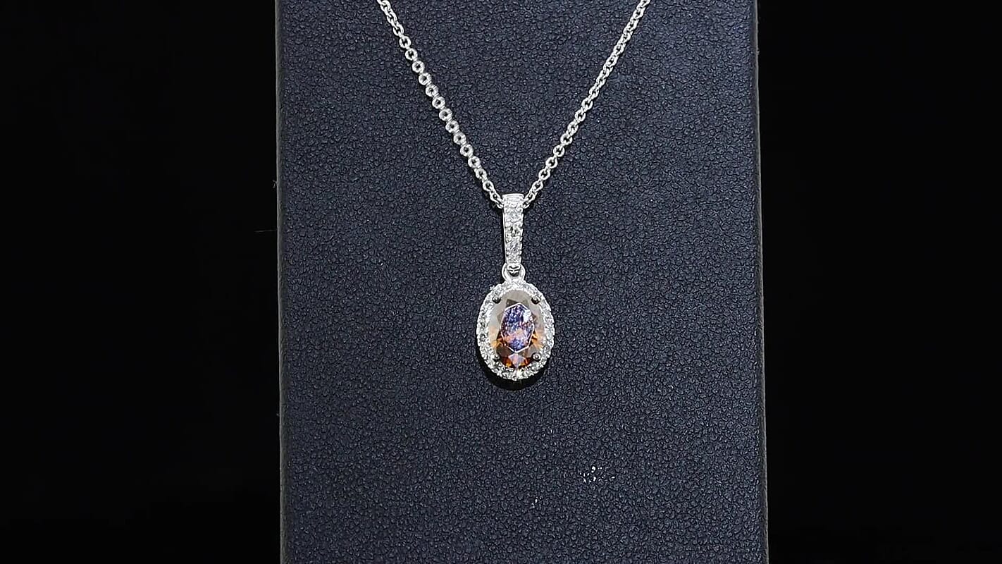 Pendant with Chain (Size 20) Gold Wt. 3.55 g 1.18 ctw