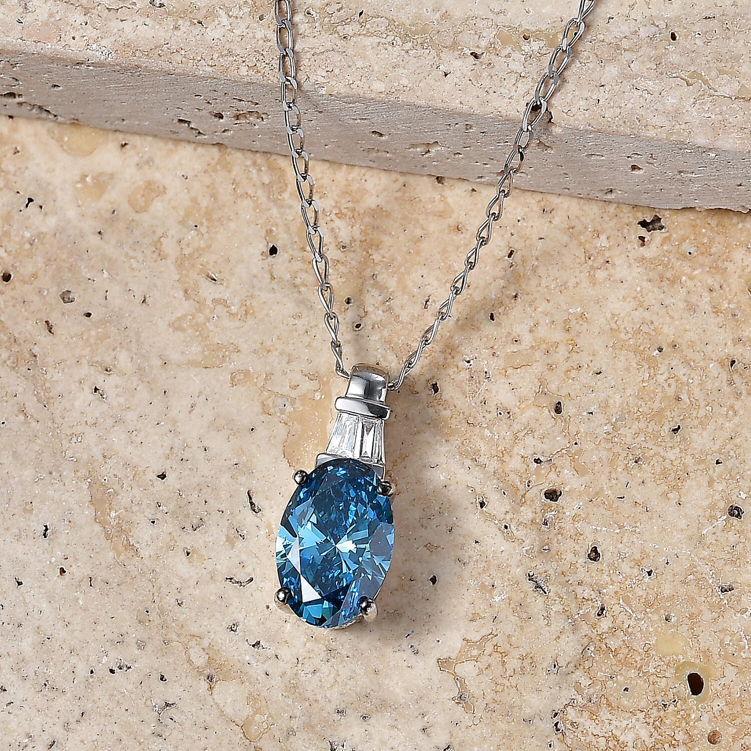 Luxuriant Lab Grown Blue Diamond (IR) and Lab Grown Diamond (VS) 2.50 ctw Aurora Ocean Glow Pendant Necklace in 950 Platinum (20 Inches)