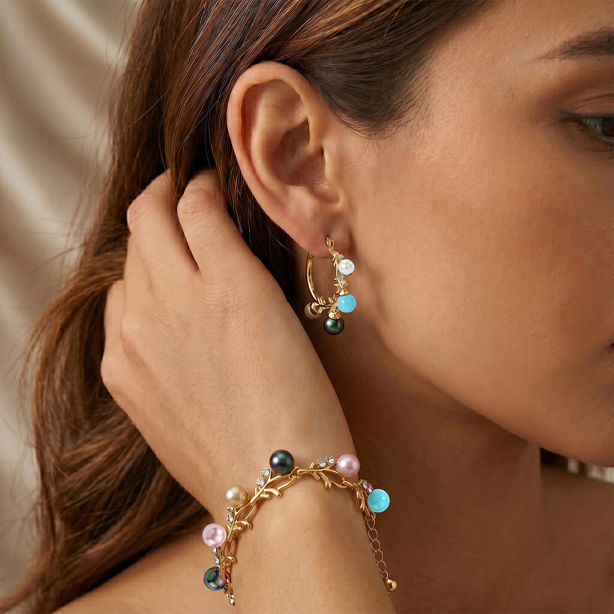 Multi Color Shell Pearl and Austrian Crystal Beaded Bracelet (6.5-8.0In) and Earrings in Goldtone and Silvertone
