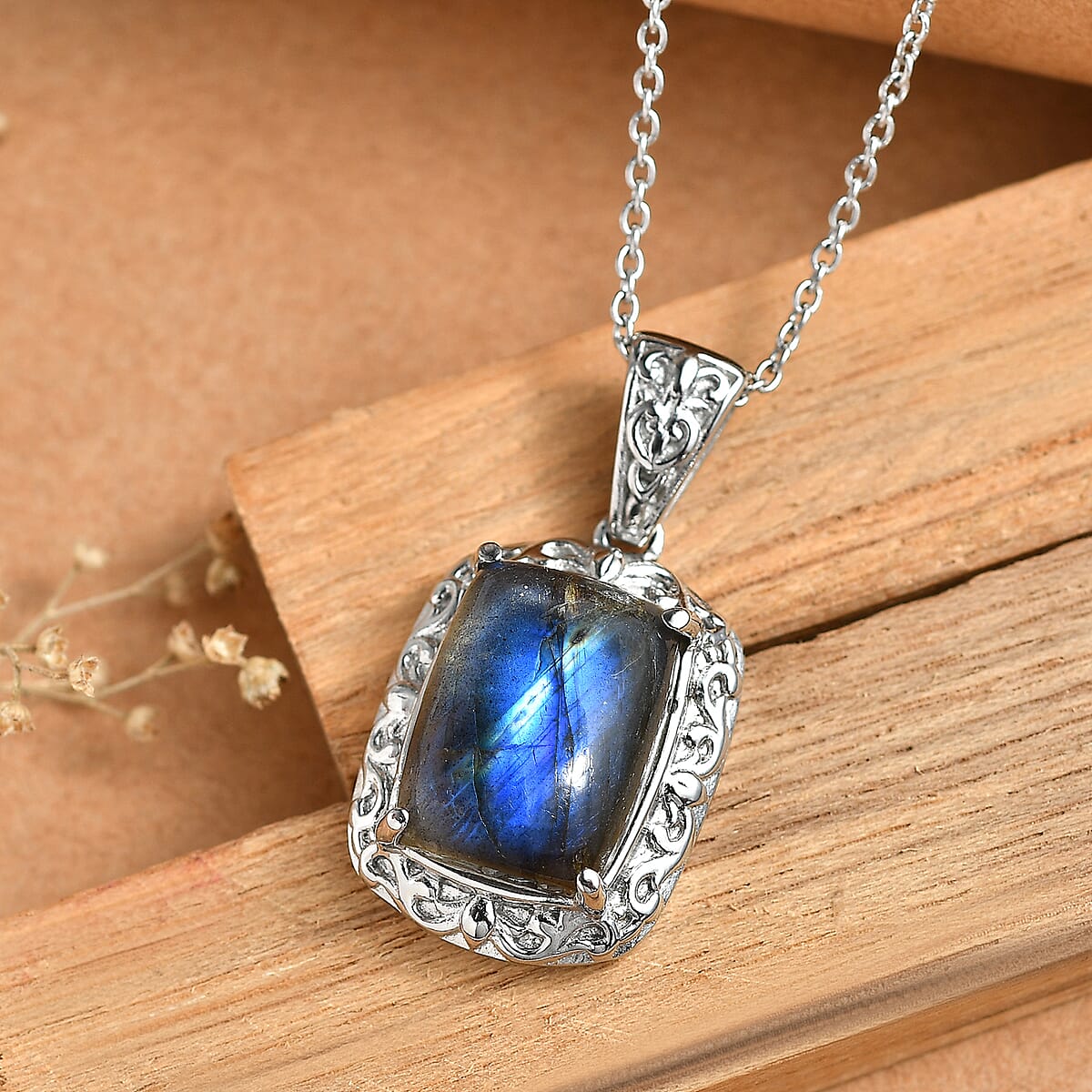 EverTrue Malagasy Labradorite Pendant Necklace (20 Inches) in Stainless Steel 12.00 ctw image number 1
