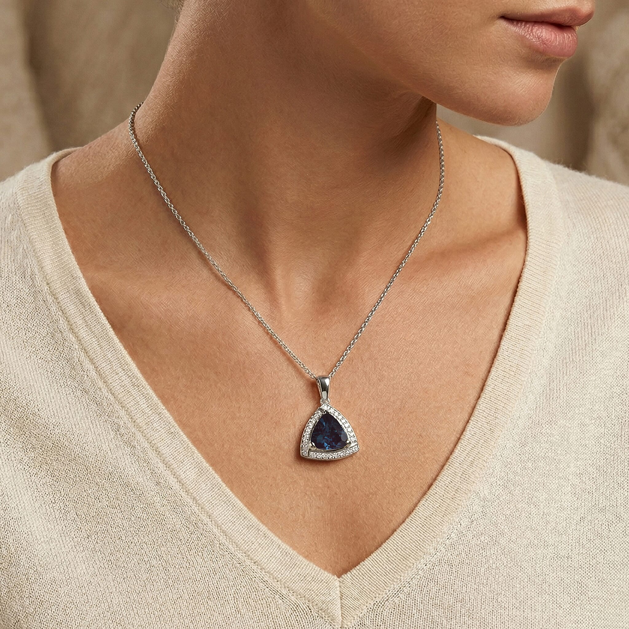 D'Joy Lab Grown Alexandrite and Moissanite 4.00 ctw Pendant Necklace Pendant Necklace (20 Inches) in Rhodium Over Sterling Silver 20 Inches